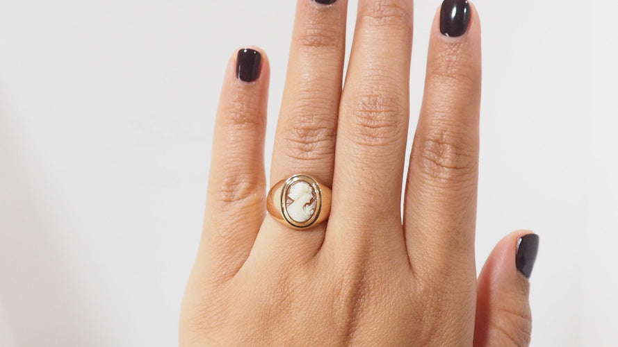 Bague Bague jonc en or rose et camée 58 Facettes 31802