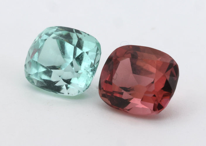 Gemstone Paire de Tourmaline bleu lagon et rubellite 3.05cts 58 Facettes 205