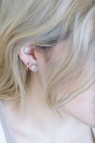 Boucles d'oreilles Clous en or jaune, diamants rose couronnée 58 Facettes