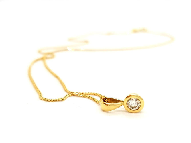 Collier Collier Chaîne + pendentif Or jaune Diamant 58 Facettes 06592CD