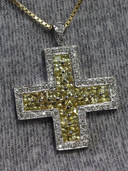 Pendentif Pendentif croix or blanc Diamants Saphirs jaunes 58 Facettes 1729