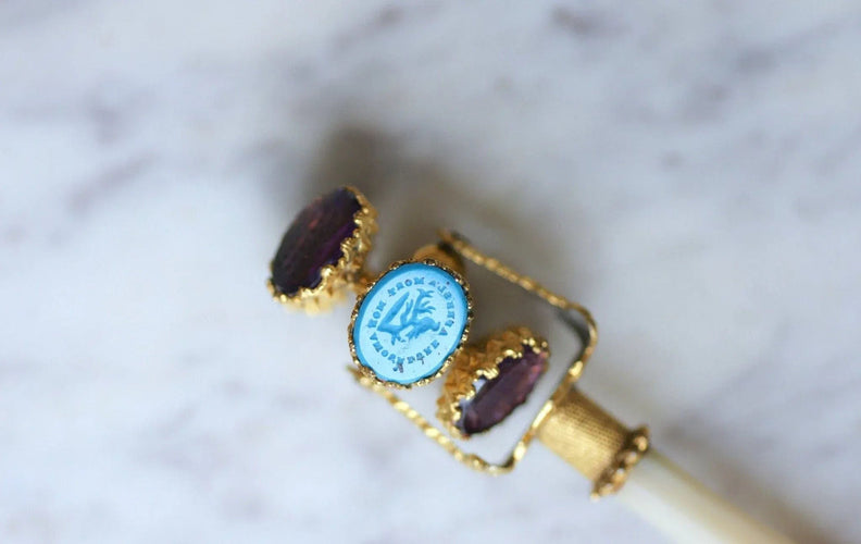 Accessoire Roue de cachet intailles, manche en nacre 58 Facettes