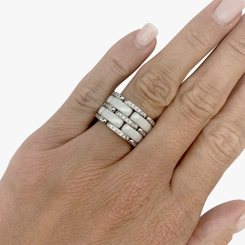 Bague 58 Bague Chanel, "Ultra", or blanc, céramique blanche et diamants. 58 Facettes 32716