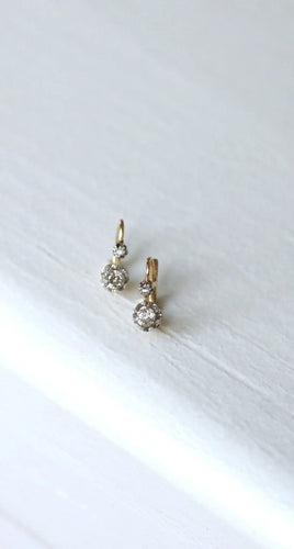 Boucles d'oreilles Dormeuses anciennes en or, platine, et diamants 58 Facettes