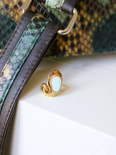 Bague serpent enroulé vintage en or jaune, opale, et rubis 58 Facettes