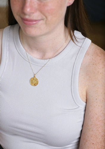 Pendentif Médaille astrologique gémeaux Or et Diamants 58 Facettes