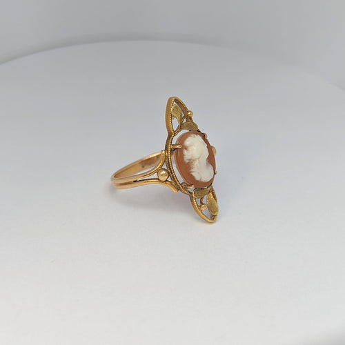 Bague Bague en or rose et camée 58 Facettes 20110