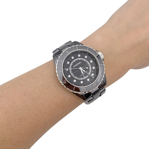 Montre Montre Chanel J12 céramique noire, diamants. 58 Facettes 33111
