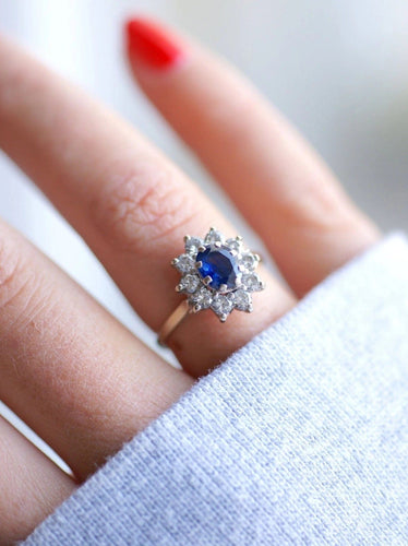 Bague de fiançailles saphir entourage diamants sur or blanc 58 Facettes