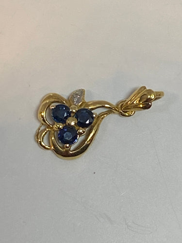 Pendentif Pendentif en or, saphirs, diamants 58 Facettes