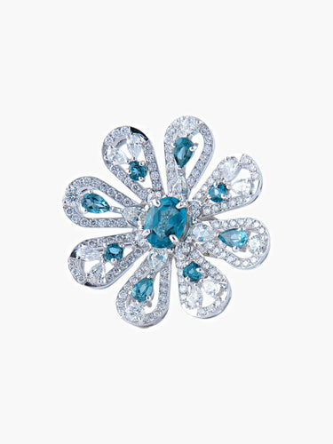 Bague 53 Bague fleur diamants, topazes, or blanc 58 Facettes