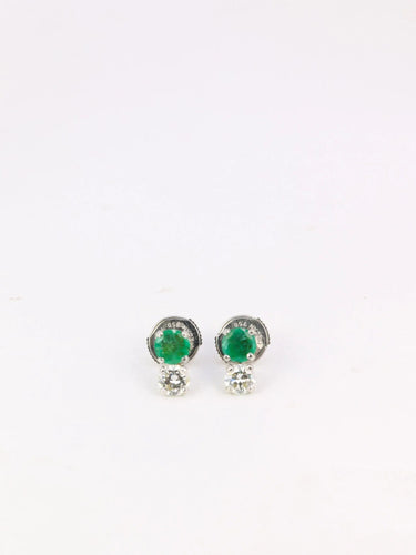 Boucles d'oreilles Paire de puces d'oreilles vintage or blanc, diamants et émeraudes 58 Facettes J89