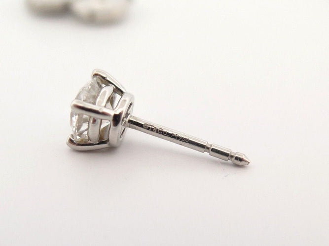 Boucles d'oreilles boucles d'oreilles TIFFANY & CO puces platine diamants 1.52ct ears 58 Facettes 253647