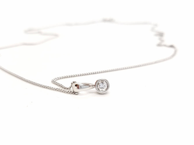 Collier Collier Chaîne + pendentif Or blanc Diamant 58 Facettes 06594CD