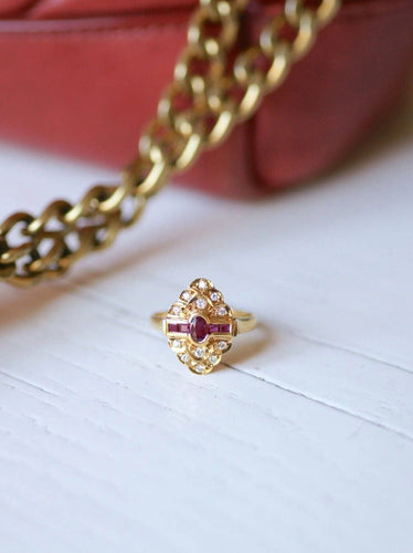 Bague de fiançailles vintage rubis entourage diamants sur or jaune 58 Facettes