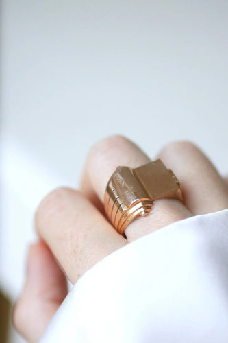 Bague Chevalière Tank en or rose 58 Facettes