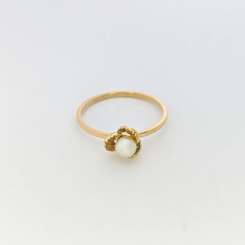 Bague Bague Florale or jaune et perle 58 Facettes 25384