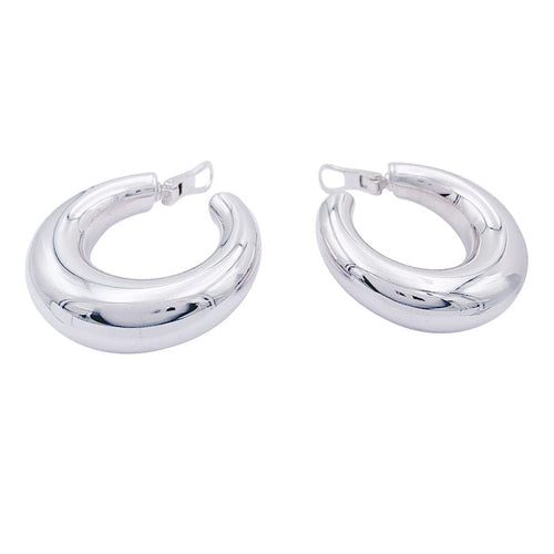 Boucles d'oreilles Créoles Chaumet, "Anneau", or blanc. 58 Facettes 33187