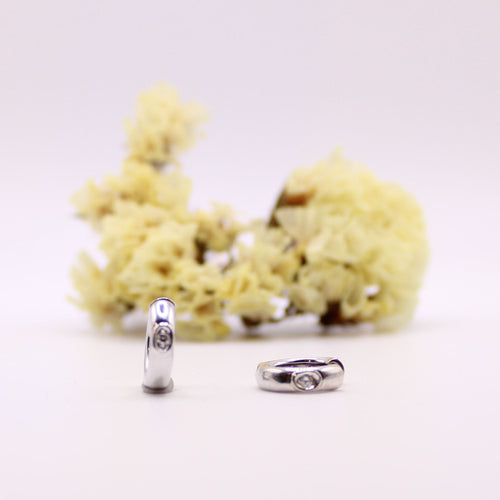 Boucles d'oreilles Créoles petites en or blanc 18k et diamants 58 Facettes