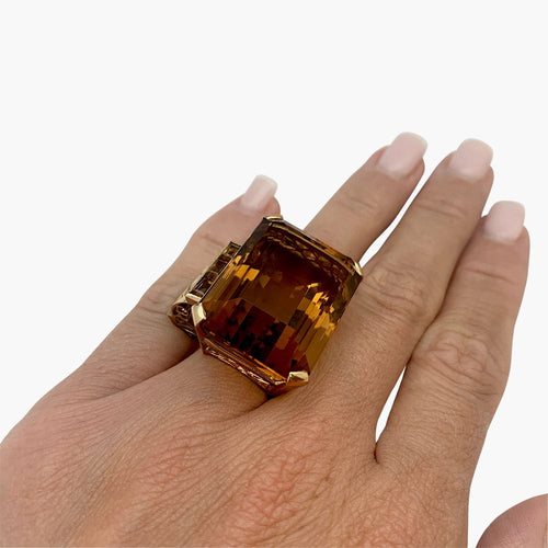 Bague 47 Bague Tank, or rose et citrines. 58 Facettes 31699