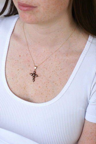 Pendentif Croix ancienne en or rose et diamants 58 Facettes