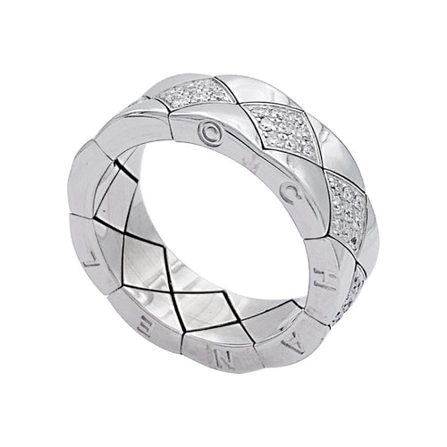 Bague 54 Bague Chanel, "Matelassé", or blanc et diamants. 58 Facettes 32644