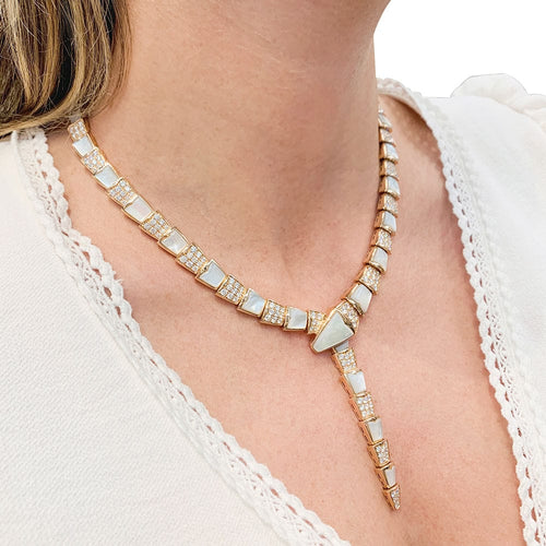 Collier Collier Bulgari, "Serpenti Viper", or rose, nacre et diamants. 58 Facettes 33143