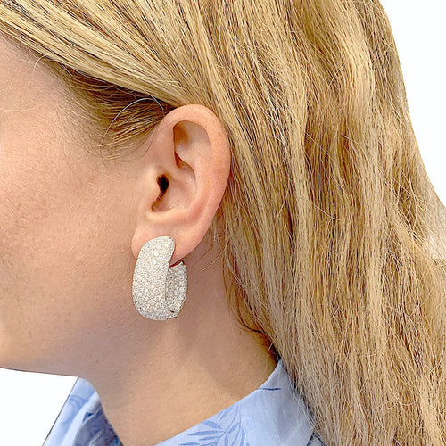 Boucles d'oreilles Boucles d'oreilles Cartier "Lakarda" en or blanc, diamants. 58 Facettes 31541