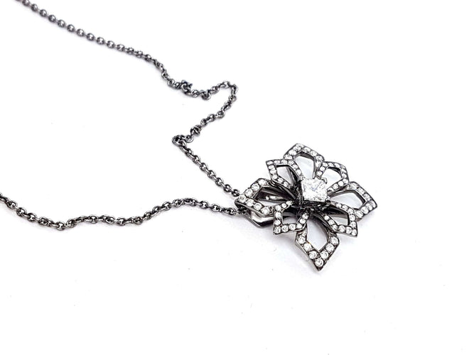 Collier Collier Fleur Or noir Diamant 58 Facettes 578701RV