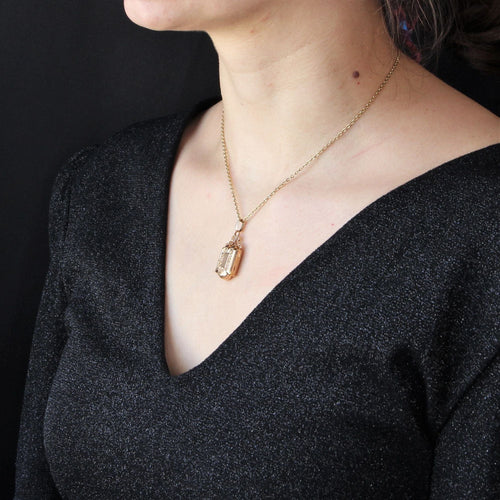 Pendentif Petit médaillon ancien en or rose ciselé 58 Facettes 21-594