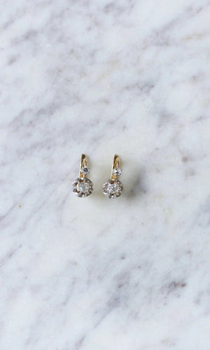 Boucles d'oreilles Dormeuses anciennes diamants 0.50 Ct 58 Facettes