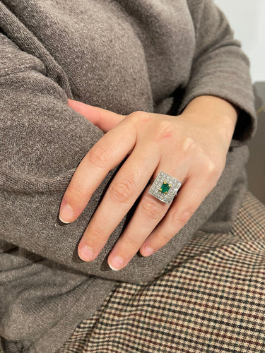Bague Bague émeraude et diamants 58 Facettes 391.10