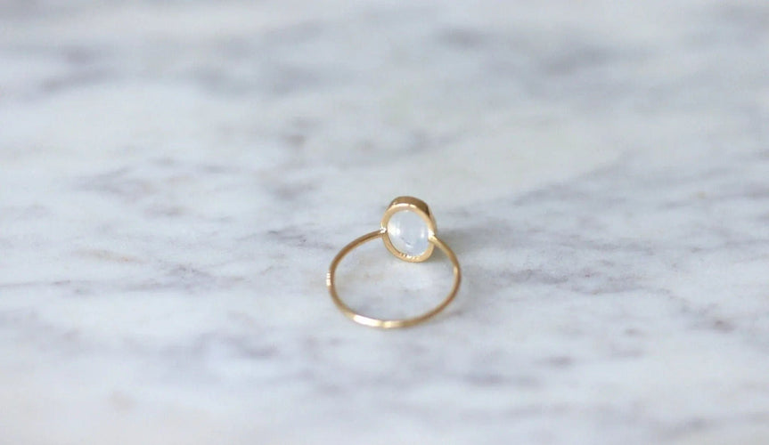 Bague Bague ancienne pierre de lune sur or jaune 58 Facettes