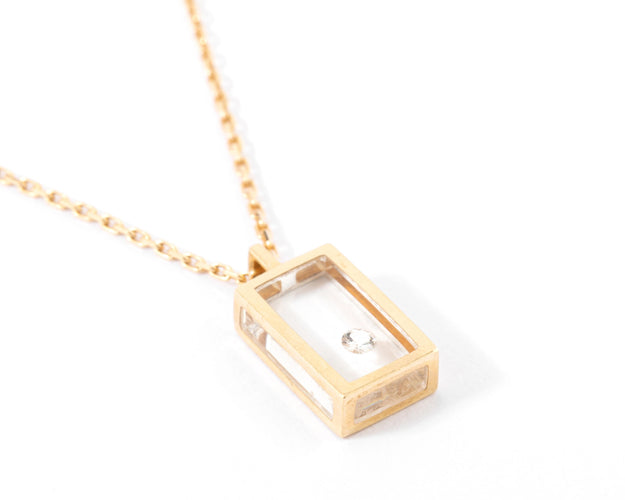 Collier Collier or jaune et diamant sur plexisglass du créateur Pascal Morabito modèle cube 58 Facettes 0