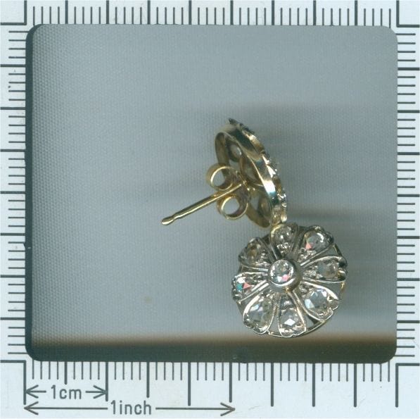 Boucles d'oreilles Clous d'oreilles en diamant 58 Facettes 19282-0070
