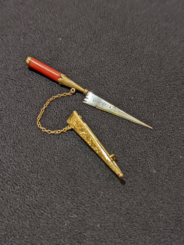 Broche Broche Vendetta en or et corail 58 Facettes