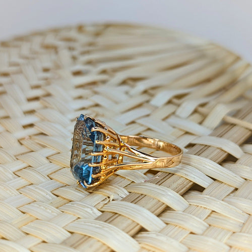 Bague Bague en or jaune et spinelle 58 Facettes 16864