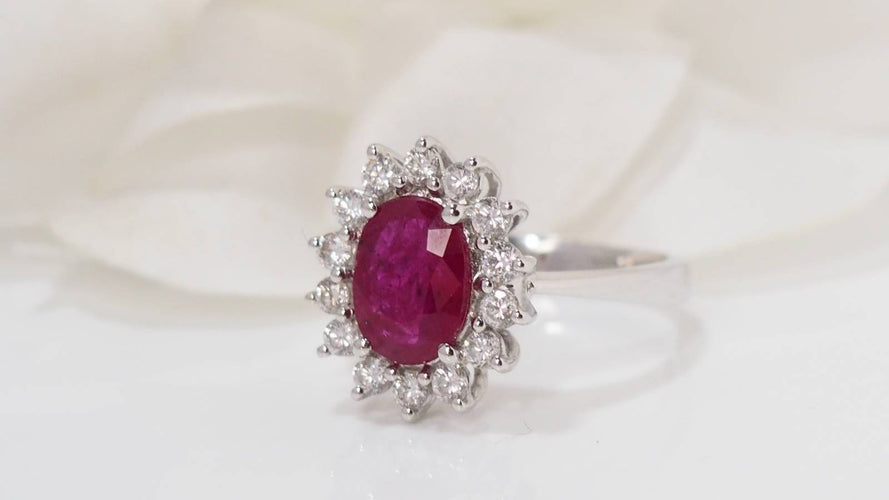 Bague 54 Bague marguerite en Or blanc, rubis et diamants 58 Facettes 32239