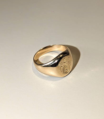 Bague 57 Chevalière en or avec armoiries 58 Facettes