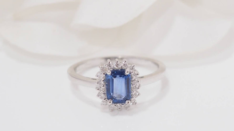 Bague 54.5 Bague en Or blanc, saphir de Ceylan et diamants 58 Facettes 32241