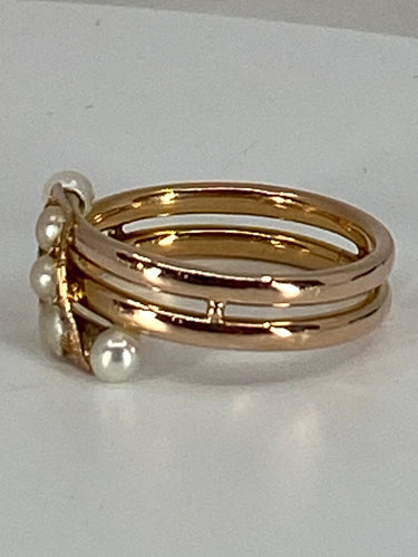 Bague 52 Bague en or, perles 58 Facettes