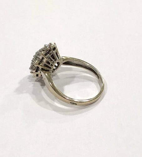 Bague Bague en platine fleur diamants 58 Facettes