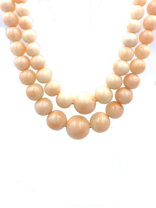 Collier Collier en or et corail 58 Facettes