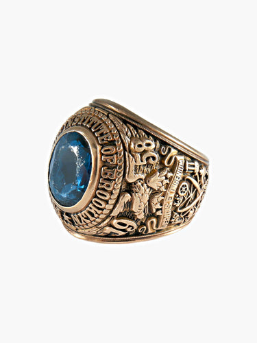 Bague Chevalière Université Américaine 58 Facettes