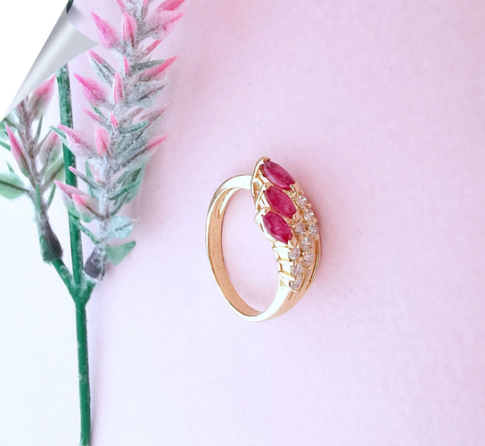 Bague Bague Rubis navettes Diamants 58 Facettes AA 1569