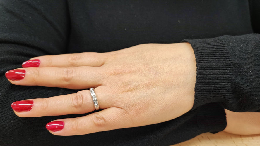 Bague 54 Demi alliance or blanc et diamants baguettes 58 Facettes RA-467/2