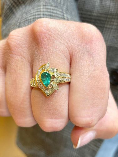 Bague 57 Bague émeraude poire et diamants 58 Facettes