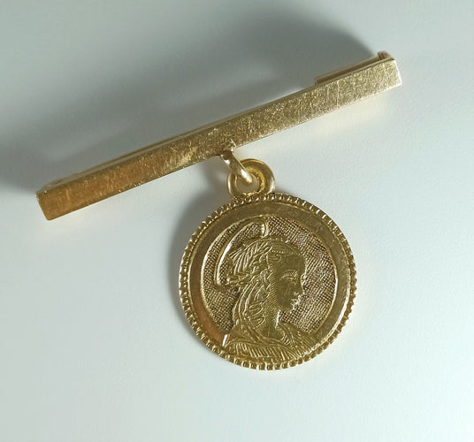 Pendentif Broche et médaille en or guilloché 58 Facettes 26