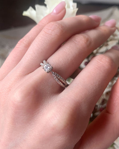 Bague 54 Bague de Fiançailles en Or Blanc et Diamants 58 Facettes