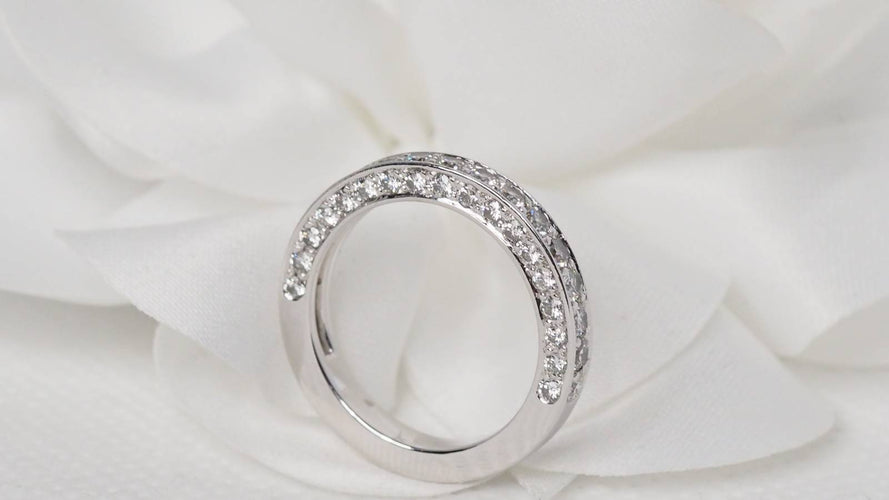 Bague 49.5 Demi alliance or blanc diamants 1ct 58 Facettes 30547